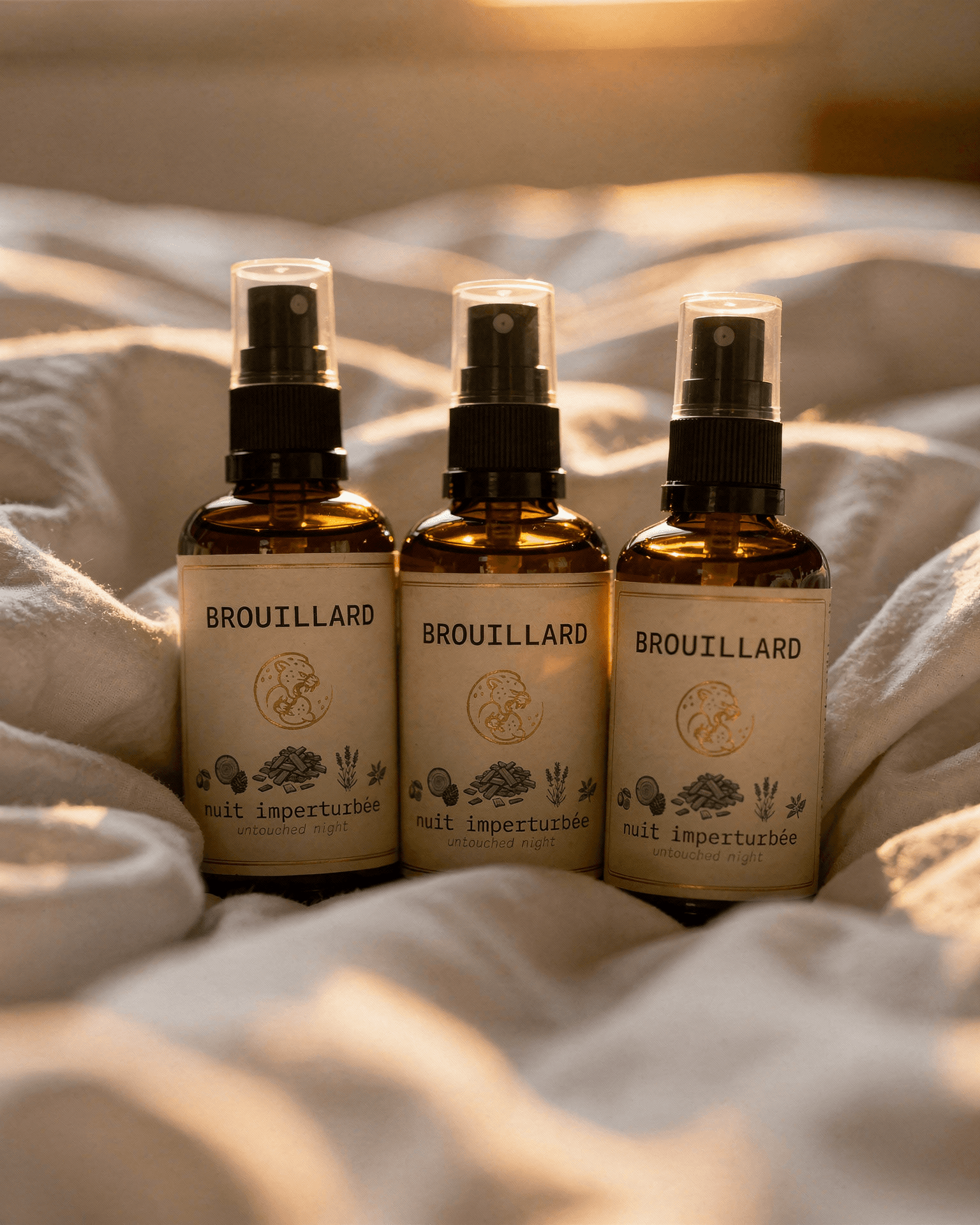 cheechaa BROUILLARD organic room sprays on a wooden shelf
